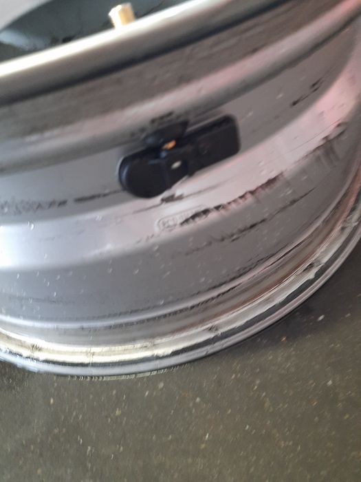 (0113) Felgi 17" 5x114,3 ET 49 7j - Hyundai