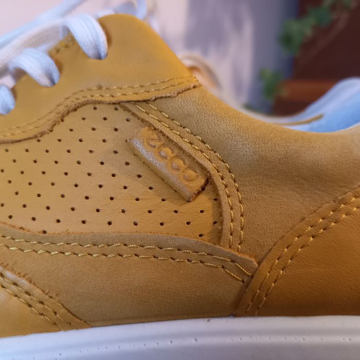 musztardowe, sportowe buty damskie ECCO Soft 7 Runner