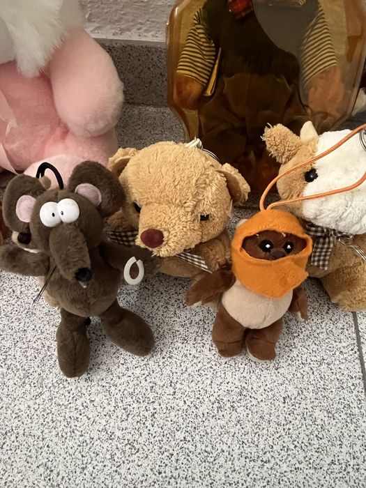 9 Peluches ( bonecos, porta chaves)