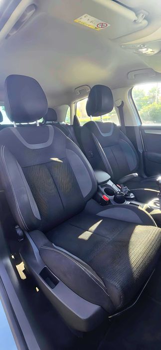Citroën C4 1.2 PureTech (2016) "201.350km" 4990€ Distribuição Mudada juntamente com as velas no livro de Revisões!!