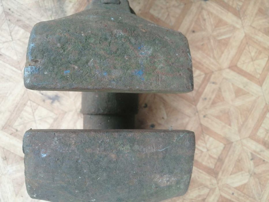 SPRZEDAM duze imadlo  niemieckie 42 kg oraz  kowalskieTERAZ TANIEJ