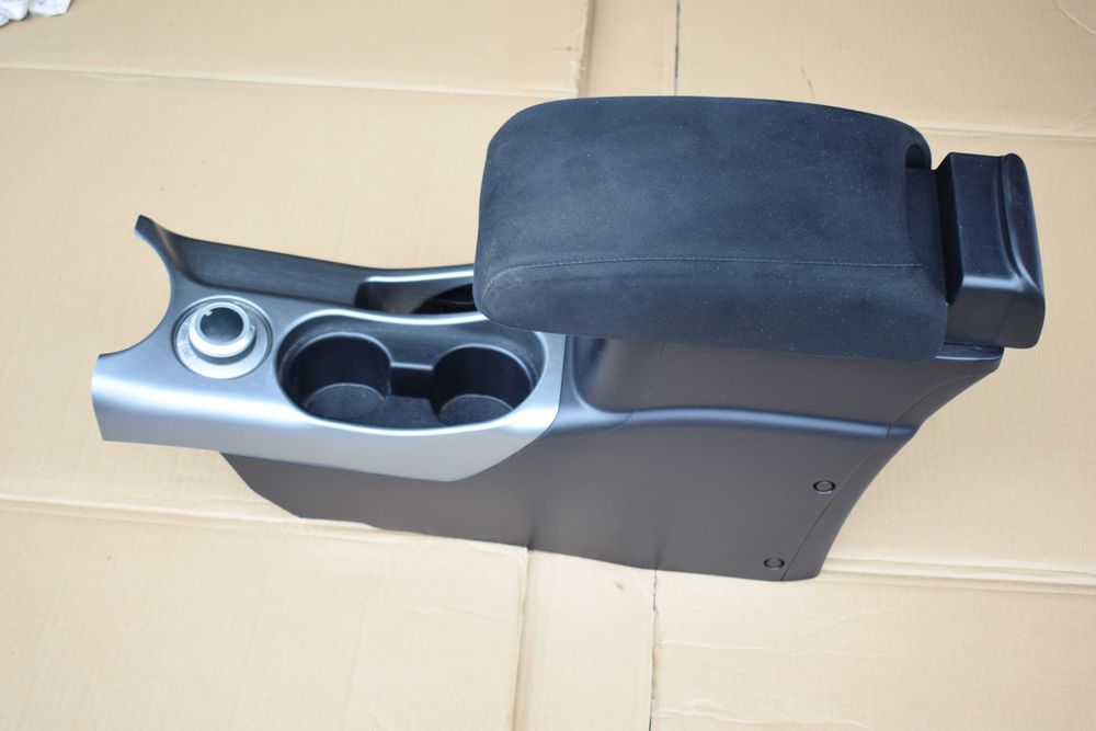 tunel środkowy podłokietnik  MITSUBISHI OUTLANDER II LIFT 12R.