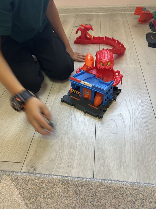 Hot Wheels City трек з монстром поліцейська станція Mattel