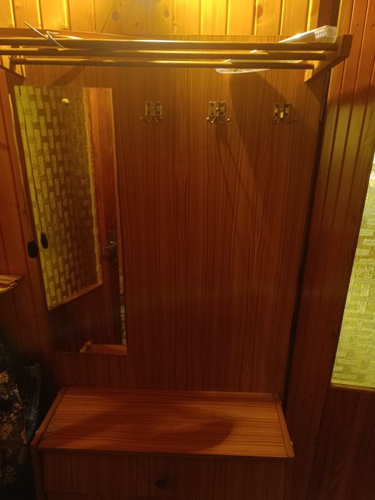 Garderoba PRL/przedpokój/szafka/wieszak/lustro