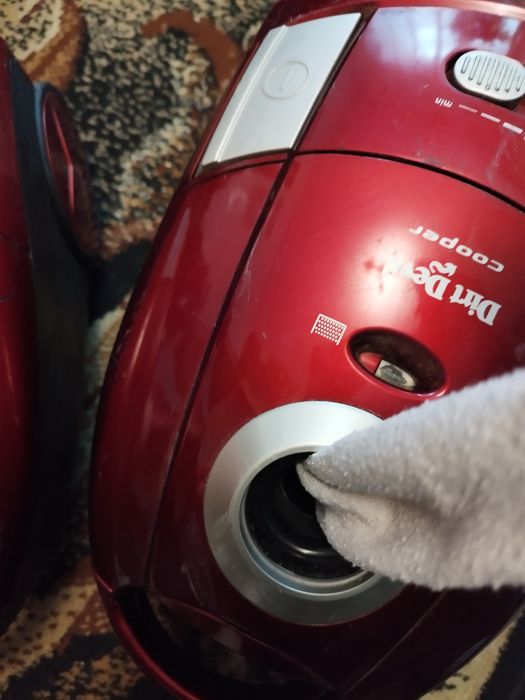 Dwa odkurzacze Dirt Devil