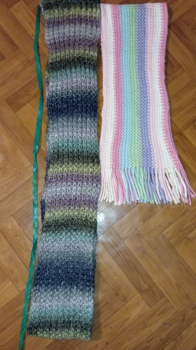 Два длинных красивых шарфа в хорошем состоянии.1шт 35 грн,2 шт 50 грн