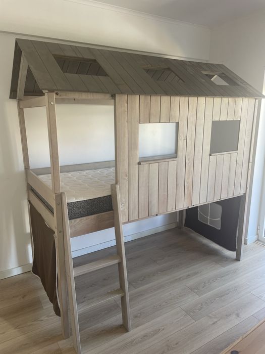 Cama alta de crianca Casinha Madeira