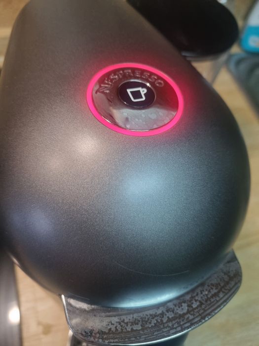 Máquina nespresso Vertuo Titanium