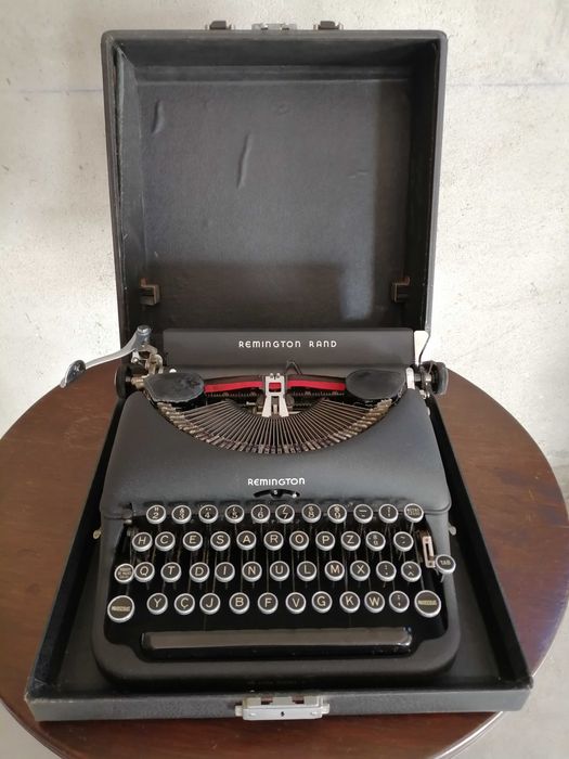 Máquina de escrever Remington Rand