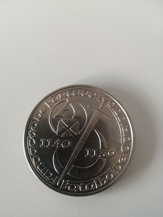 Vendo moeda de 250 escudos (portes incluídos)