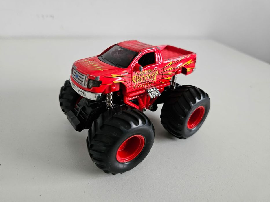 Auto Earth Shockers Maisto