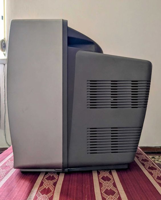 Televisão TV CRT AG Electronics 14" com comando original – Funcional