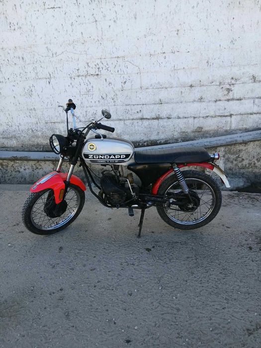 Famel Zündapp F. 111-ST em bom estado de conservação