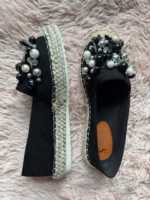 Czarne espadryle z ozdobnym przodem, rozmiar 40