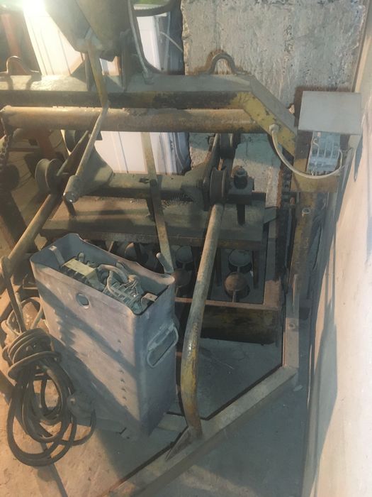 Робочий шлакоблочний вібростанок з трансформатором