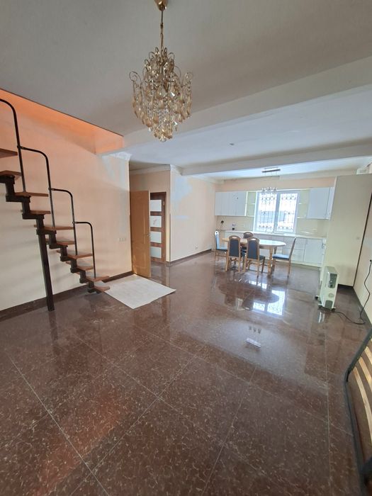 Продаж ! Макарів . Будинок 205 м2 . ГАЗ .Набережна вул.