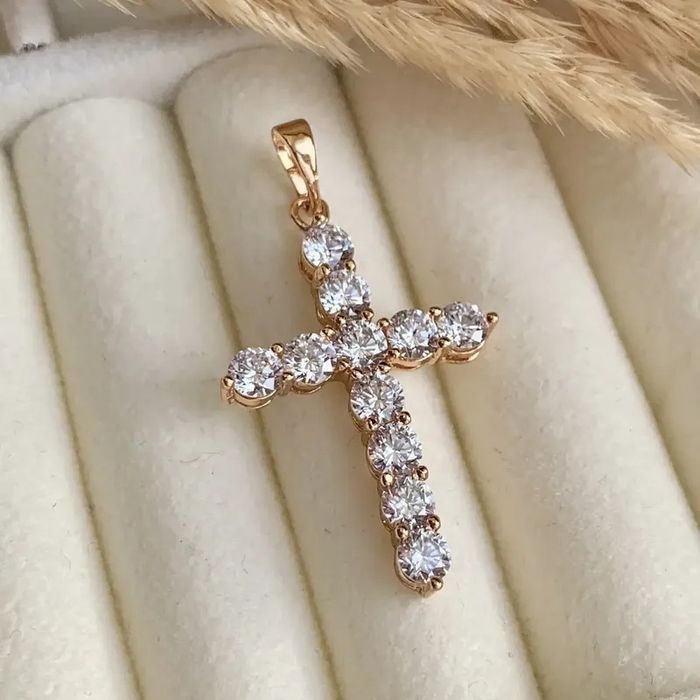 Гарна підвіска хрестик
