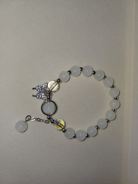 Pulseira de pedras frias branca. Nova.