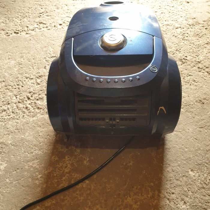 Пилосос clatronic 2000ват не робочий пилосмок порохотяг