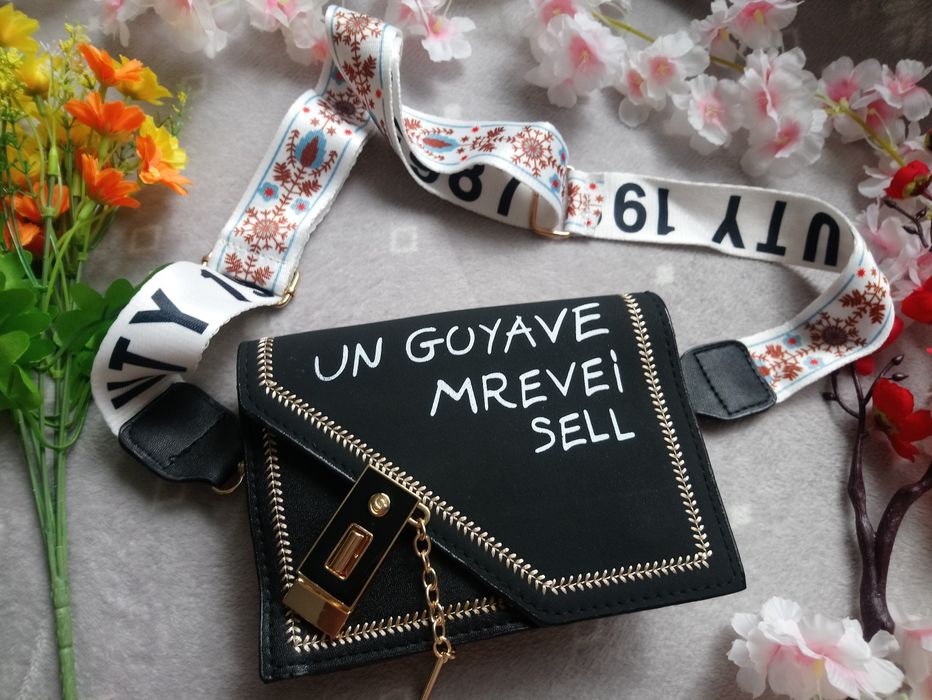 Torebka, listonoszka damska z paskiem z regulacją