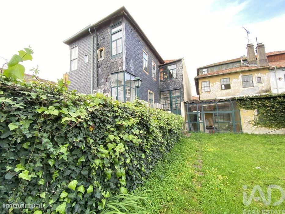 Casa / Villa T3 em Lordelo Do Ouro E Massarelos de 261,00 m2