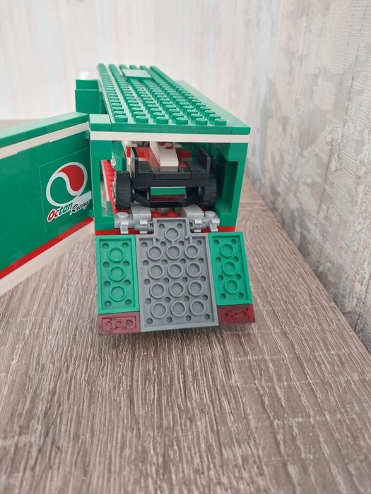 Набор лего 60025