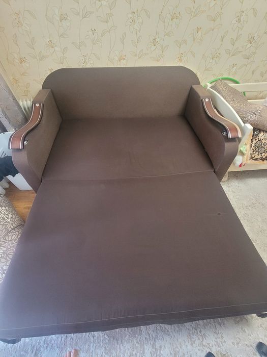 Віддам диван, лише самовивіз
