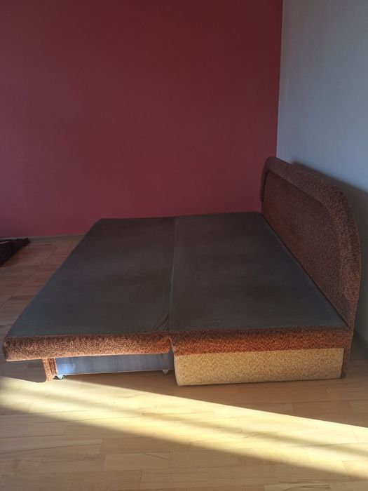 Sofa rozkładana.