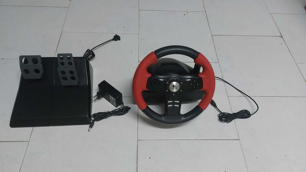 Volante para PC - Logitech - G-Force