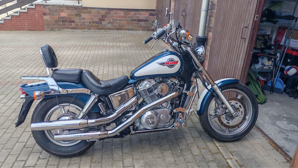 Honda shadow vt 1100 c  15000 km stan kolekcjonerski