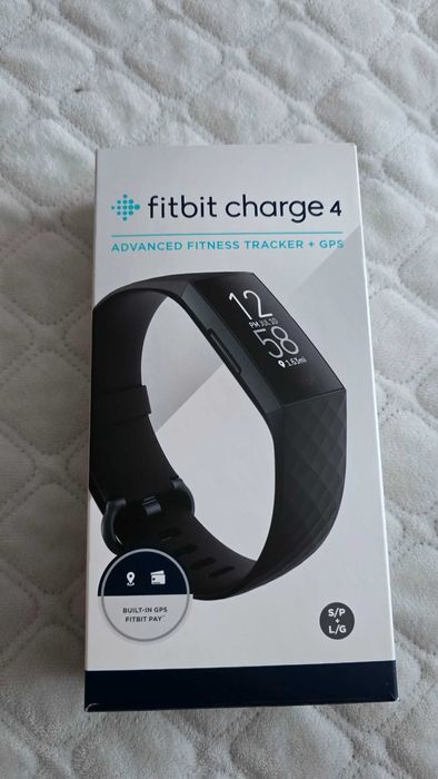 Фітнес браслет трекер Fitbit Charge 4 оригінал комплект