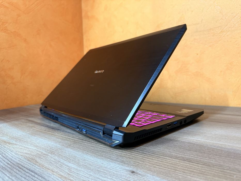 Бюджетний ігровий ноутбук Clevo (i7-6700/16D4/GTX1060/15.6 FHD)