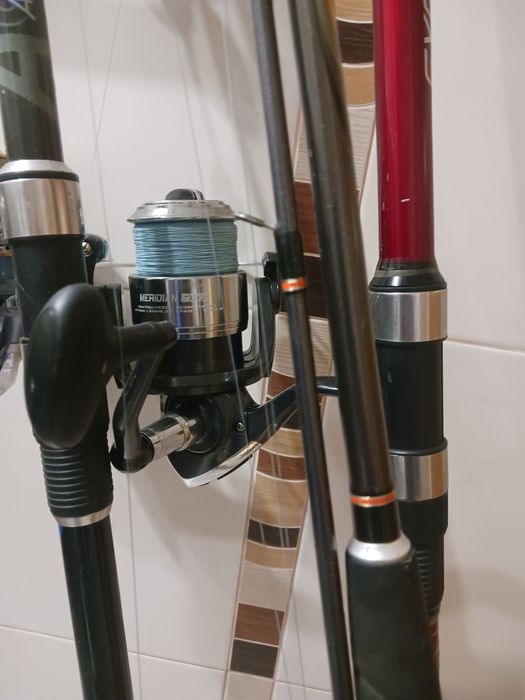 Canas de pesca...