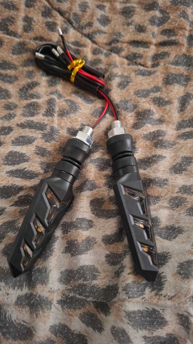 Покажчики поворотів для велосипеда,скутера,мотоцикла.. .