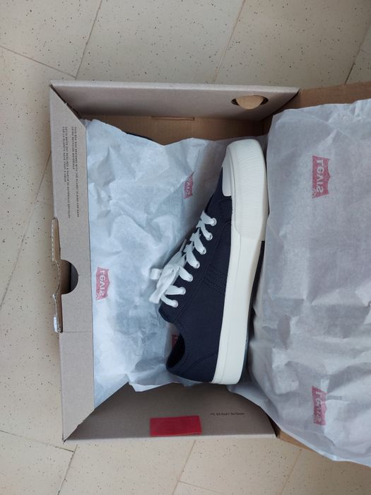 Ténis levis número 40