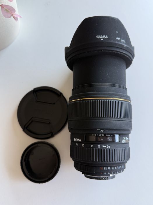 Sigma 24-70mm f2.8 EX DG Macro (Nikon F)