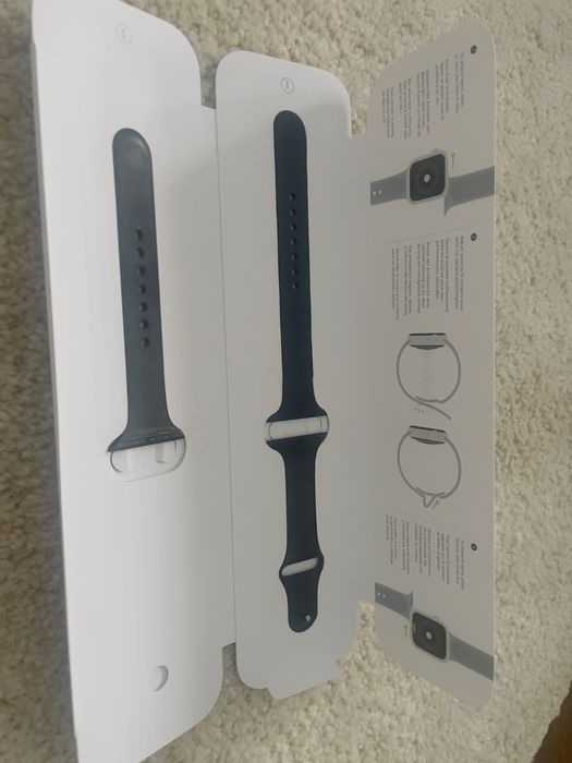 Apple Watch 4 44mm + Zestaw pasków