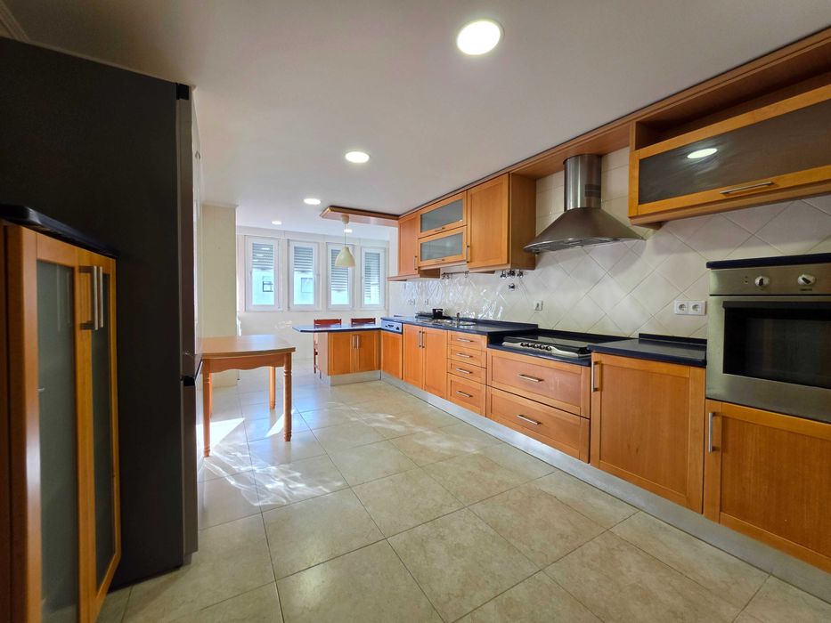 ENTRADA IMEDIATA | Quarto renovado c/ AC | Estudante | ISEL / Metro — 510€