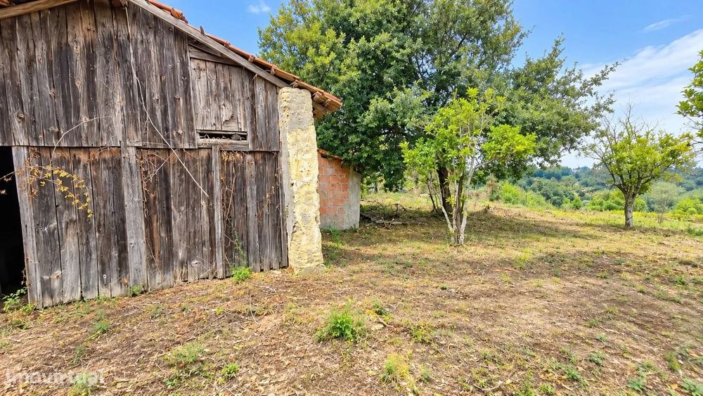 Casa de Campo  ||  Para recuperação  || Rio De Couros, Ourém