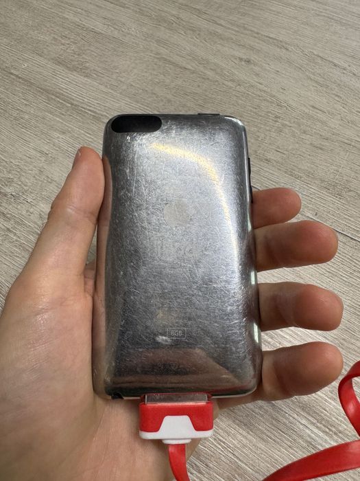 Apple iPod Touch 2nd Gen 8GB MP3 плеєр