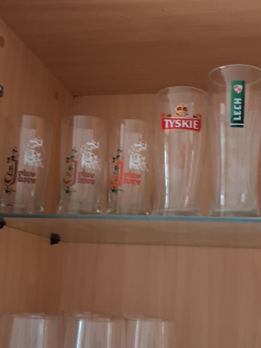 Szklanki do piwa.