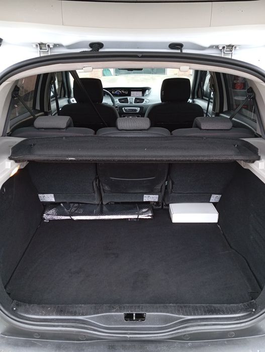 ТЕРМІНОВО. Продам Рено Сценік економний дизель.