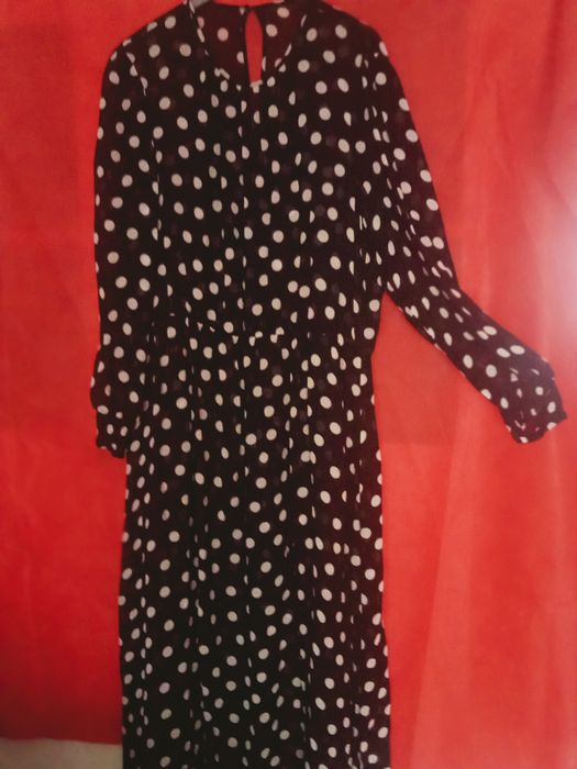 Vários vestidos de organza fina tam.L são muito elegantes