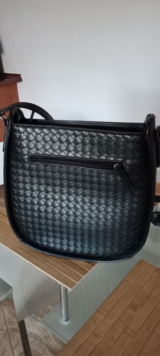 Torebka czarna na ramię