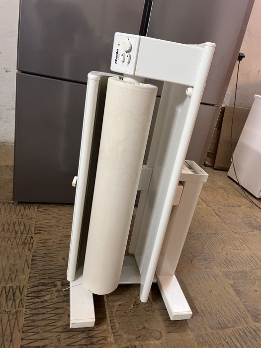 Гладильний каток Miele B 895