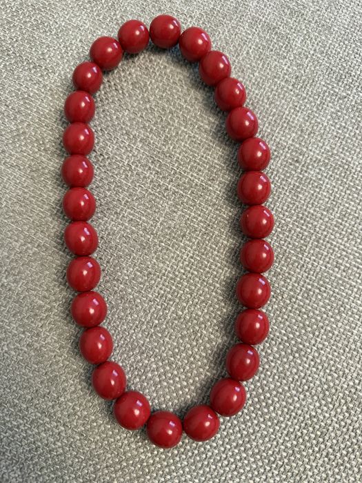 Красные деревяные бусы. Новые