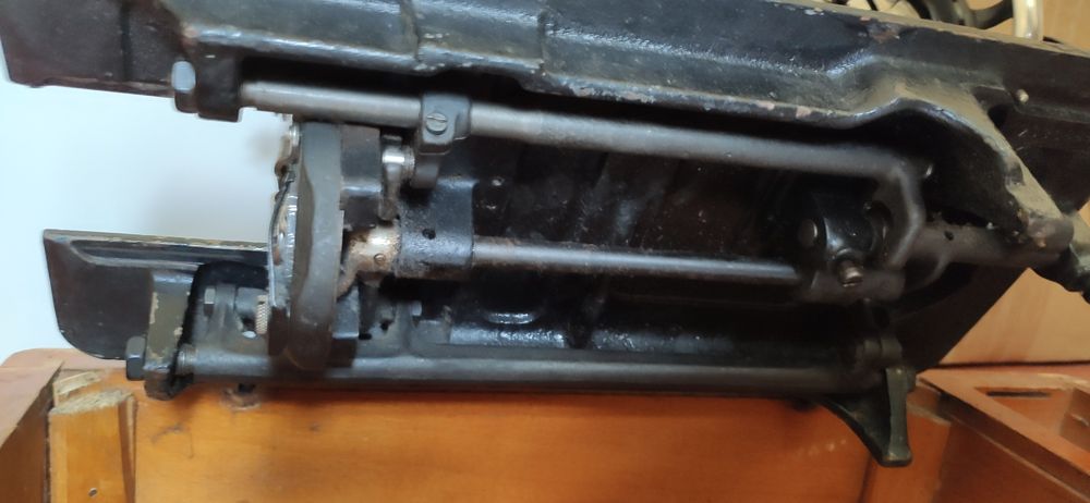 Швейная машина Подольск класса 2М