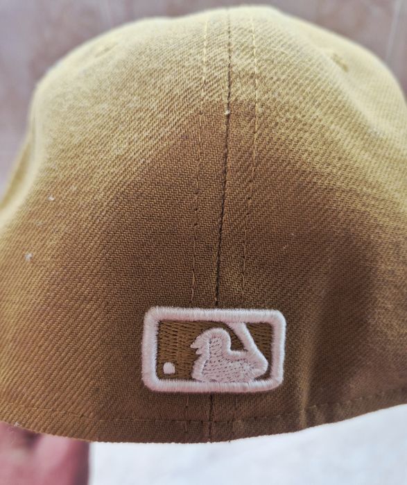 Кепка New Era LA (Los Angeles)

Стильная и оригинальная кепка от New E