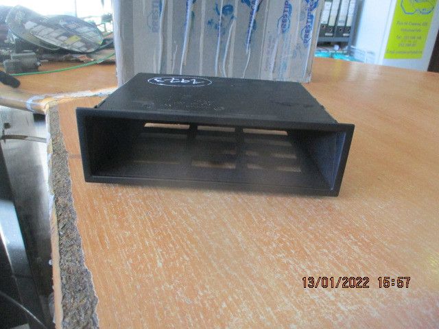 Consola central VOLKSWAGEN Polo (6N)