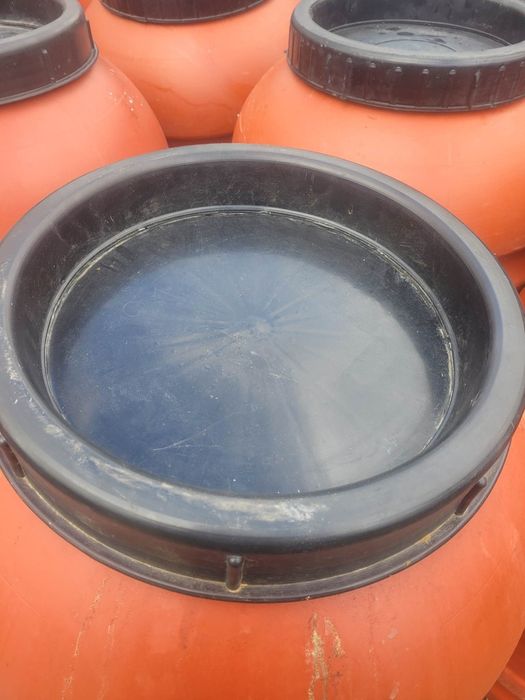 Beczki plastikowe 220l